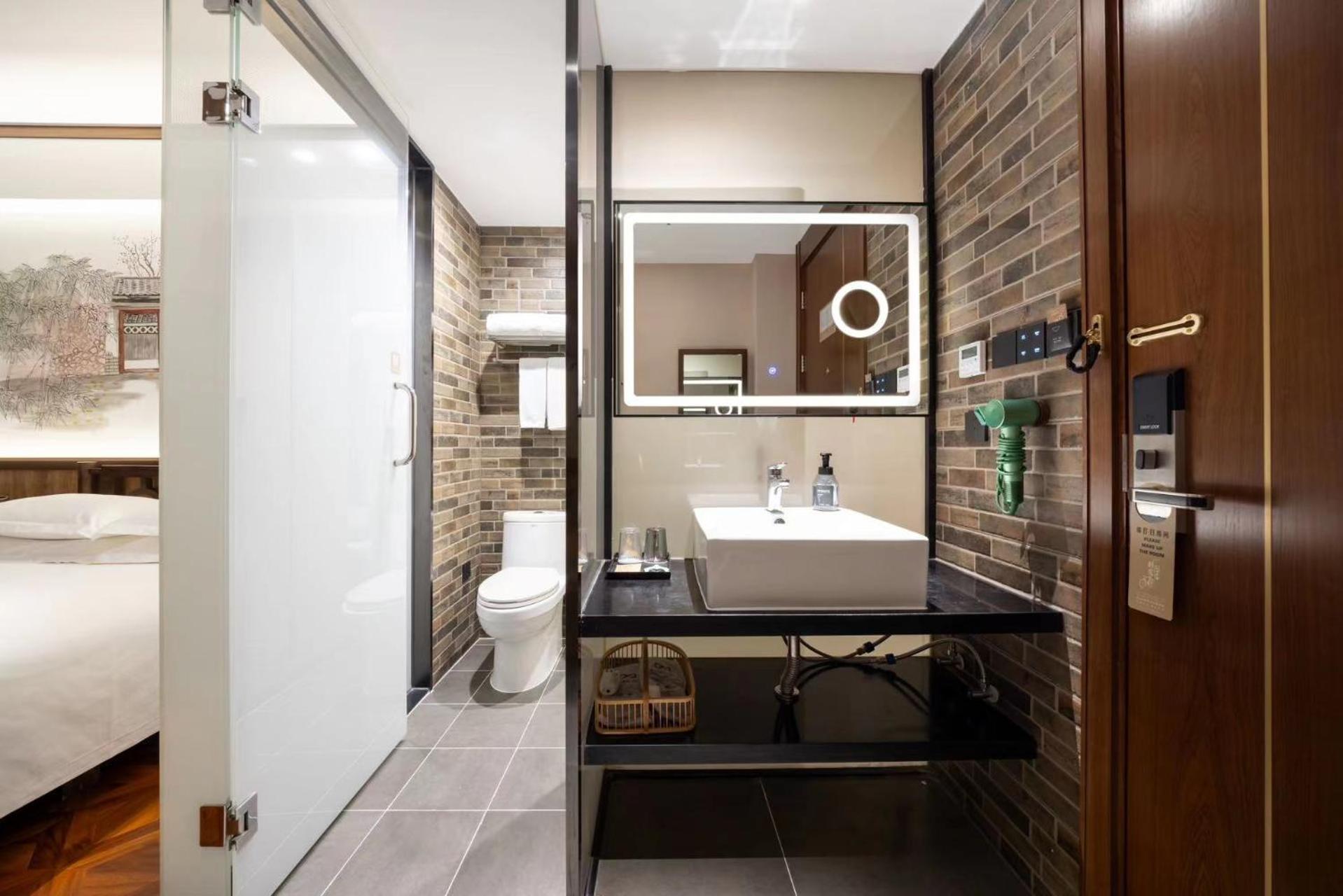 Nost Algia Hotel Near Beijing Panjiayuan Antique Market- Beijing Happy Valley, Cbd, China Zun And Sanlitun, Tian'Anmen Square, Free Ice Cream, Mineral Water, Coffee, Snacks And Laundry Service, Free Gymnastic, English Communication Well Екстериор снимка