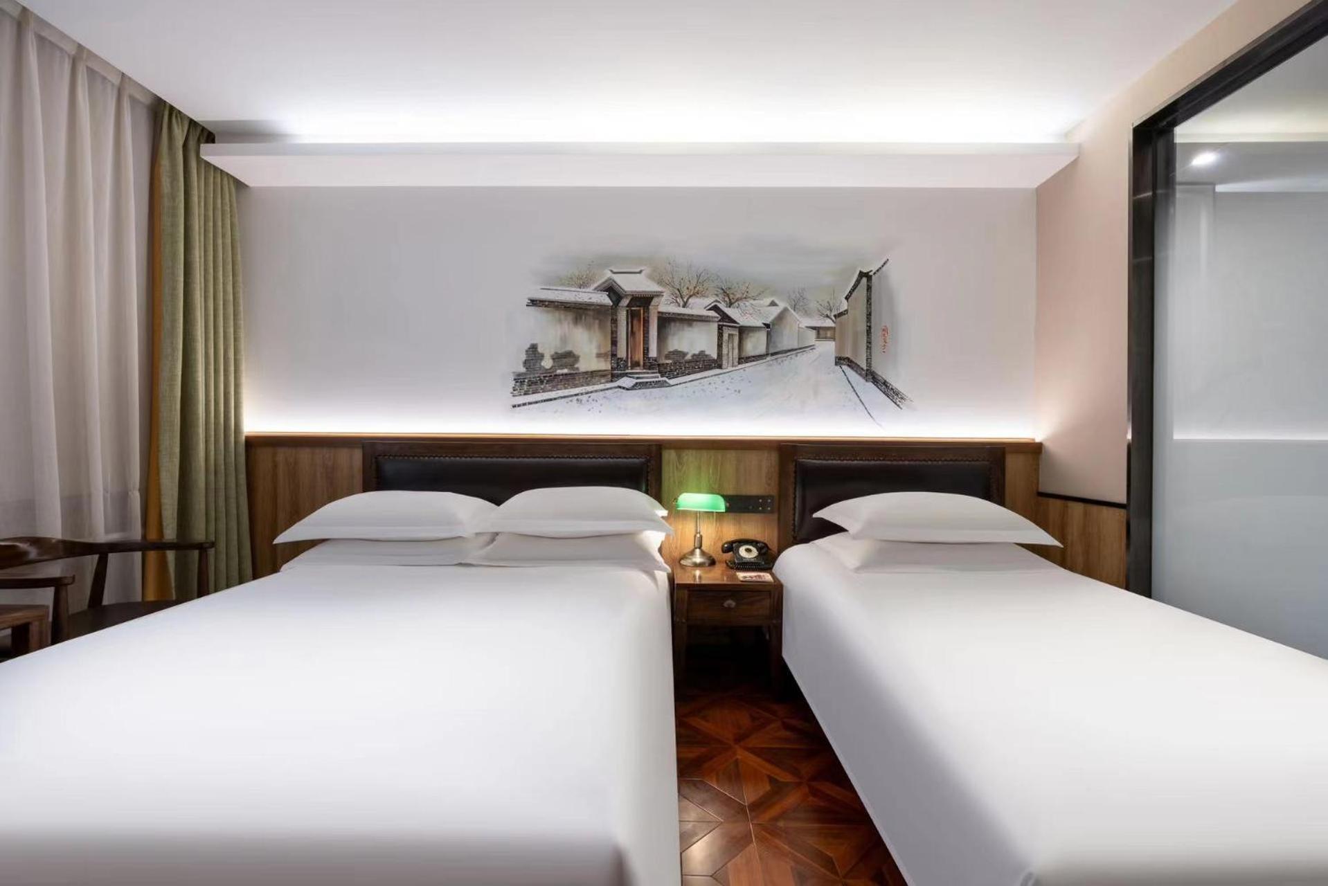Nost Algia Hotel Near Beijing Panjiayuan Antique Market- Beijing Happy Valley, Cbd, China Zun And Sanlitun, Tian'Anmen Square, Free Ice Cream, Mineral Water, Coffee, Snacks And Laundry Service, Free Gymnastic, English Communication Well Екстериор снимка
