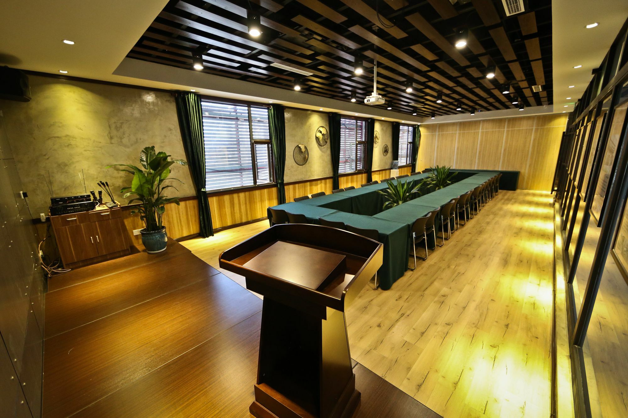 Nost Algia Hotel Near Beijing Panjiayuan Antique Market- Beijing Happy Valley, Cbd, China Zun And Sanlitun, Tian'Anmen Square, Free Ice Cream, Mineral Water, Coffee, Snacks And Laundry Service, Free Gymnastic, English Communication Well Екстериор снимка