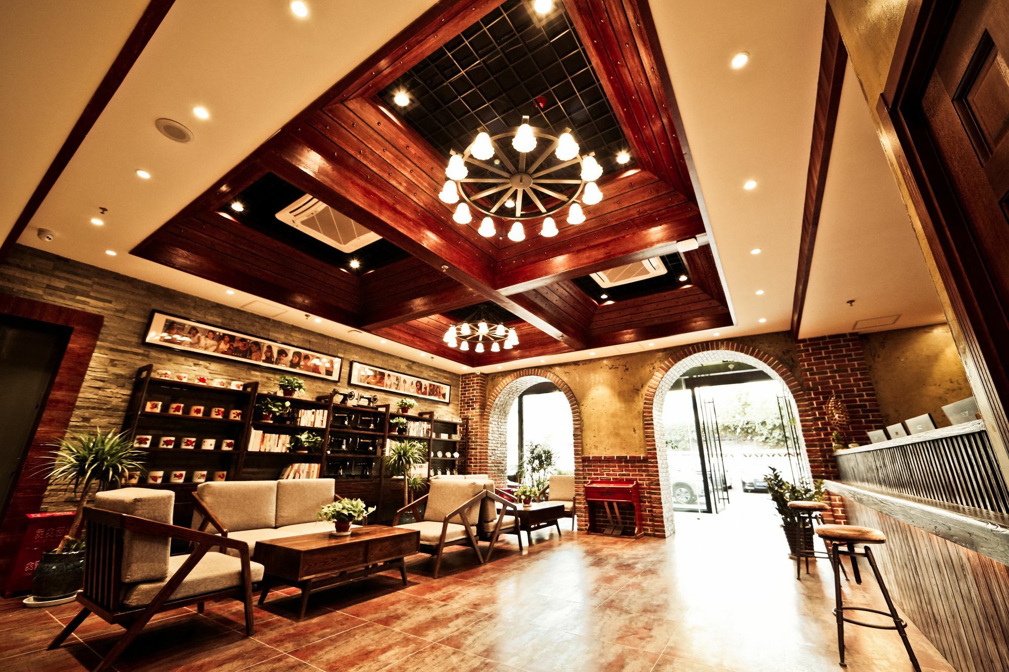 Nost Algia Hotel Near Beijing Panjiayuan Antique Market- Beijing Happy Valley, Cbd, China Zun And Sanlitun, Tian'Anmen Square, Free Ice Cream, Mineral Water, Coffee, Snacks And Laundry Service, Free Gymnastic, English Communication Well Екстериор снимка