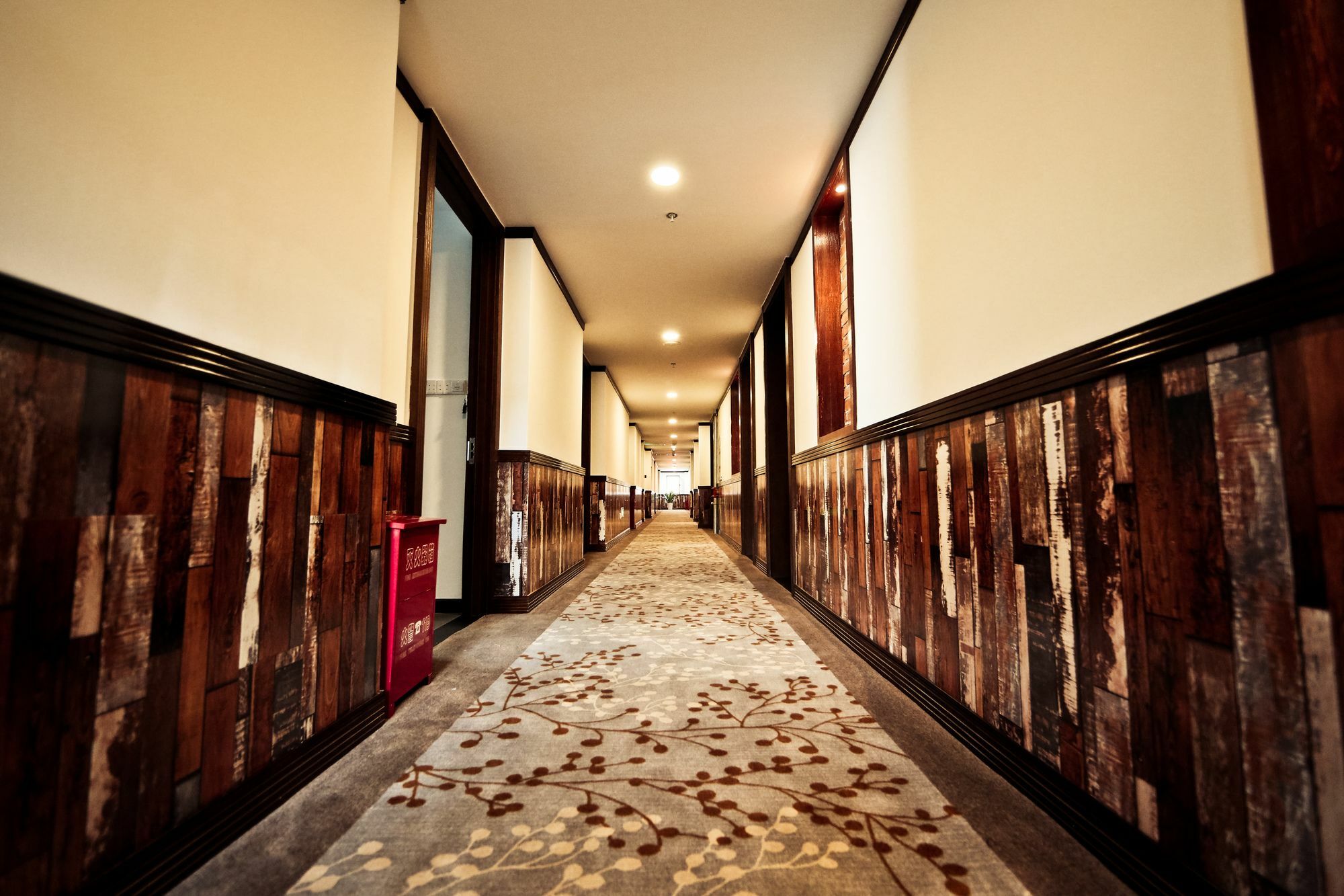Nost Algia Hotel Near Beijing Panjiayuan Antique Market- Beijing Happy Valley, Cbd, China Zun And Sanlitun, Tian'Anmen Square, Free Ice Cream, Mineral Water, Coffee, Snacks And Laundry Service, Free Gymnastic, English Communication Well Екстериор снимка